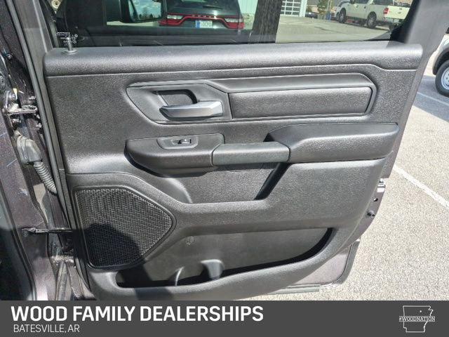 2026 Ram 1500 Express Crew Cab 4x4 5'7" Box