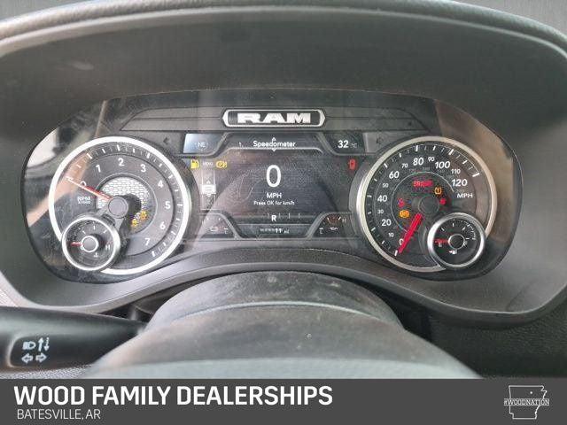2026 Ram 1500 Express Crew Cab 4x4 5'7" Box