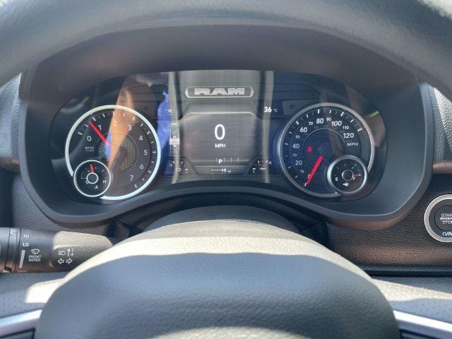 2026 Ram 1500 Express Crew Cab 4x4 57 Box
