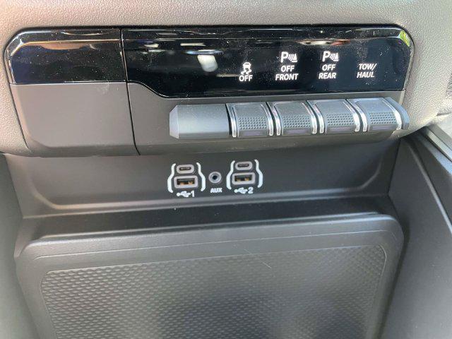 2026 Ram 1500 Express Crew Cab 4x4 57 Box