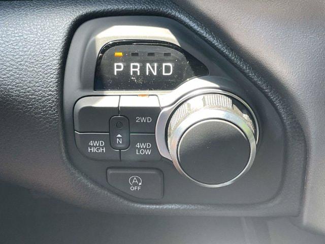 2026 Ram 1500 Express Crew Cab 4x4 57 Box