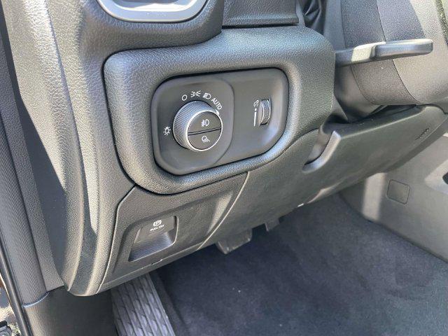 2026 Ram 1500 Express Crew Cab 4x4 57 Box