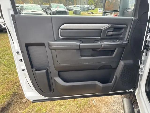 2026 Ram 3500 Tradesman Regular Cab 4x4 8' Box
