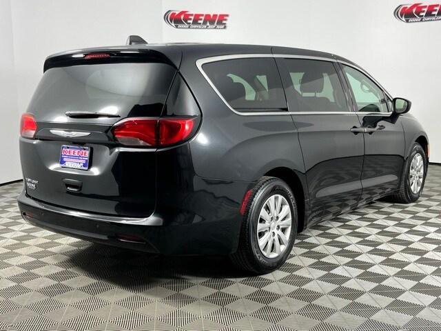 2020 Chrysler Voyager L 2020 Chrysler Voyager L