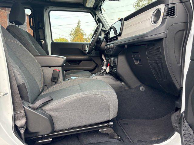 2024 Jeep Wrangler 4-Door Sahara 4x4