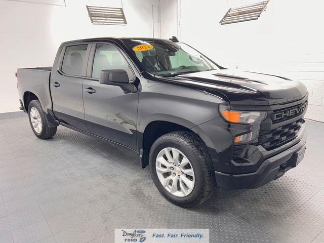 2022 Chevrolet Silverado 1500 4WD Crew Cab Short Bed Custom