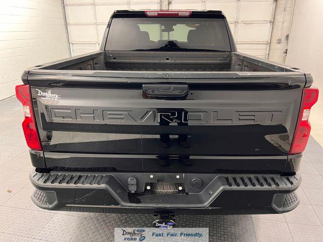 2022 Chevrolet Silverado 1500 4WD Crew Cab Short Bed Custom