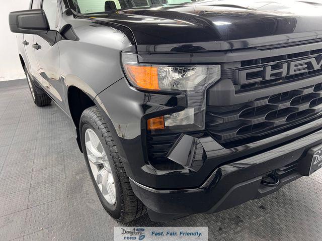 2022 Chevrolet Silverado 1500 4WD Crew Cab Short Bed Custom