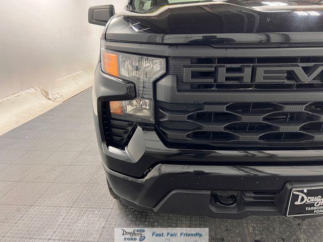 2022 Chevrolet Silverado 1500 4WD Crew Cab Short Bed Custom