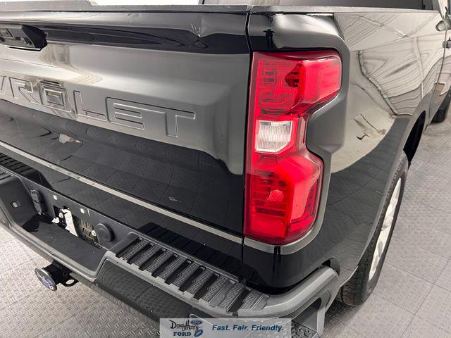 2022 Chevrolet Silverado 1500 4WD Crew Cab Short Bed Custom