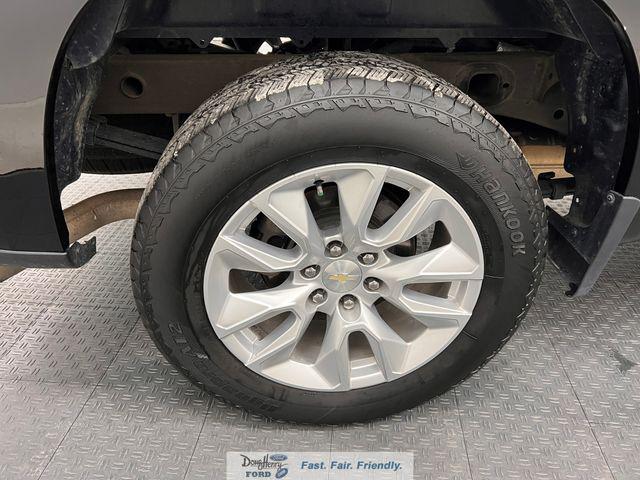 2022 Chevrolet Silverado 1500 4WD Crew Cab Short Bed Custom