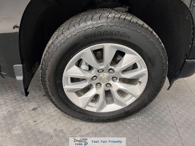 2022 Chevrolet Silverado 1500 4WD Crew Cab Short Bed Custom