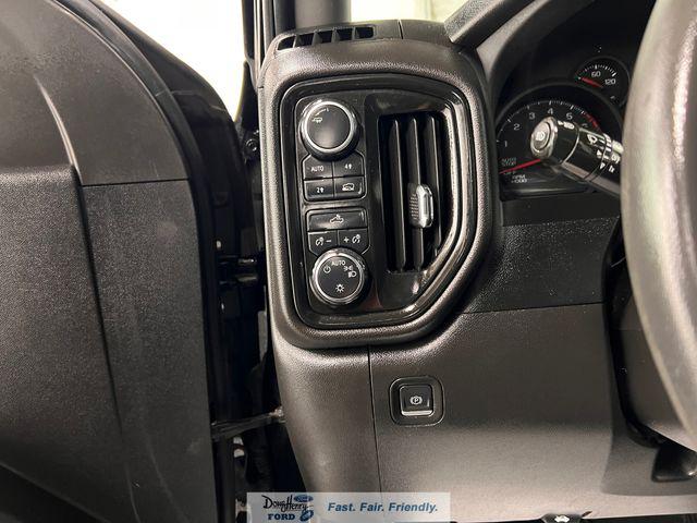 2022 Chevrolet Silverado 1500 4WD Crew Cab Short Bed Custom