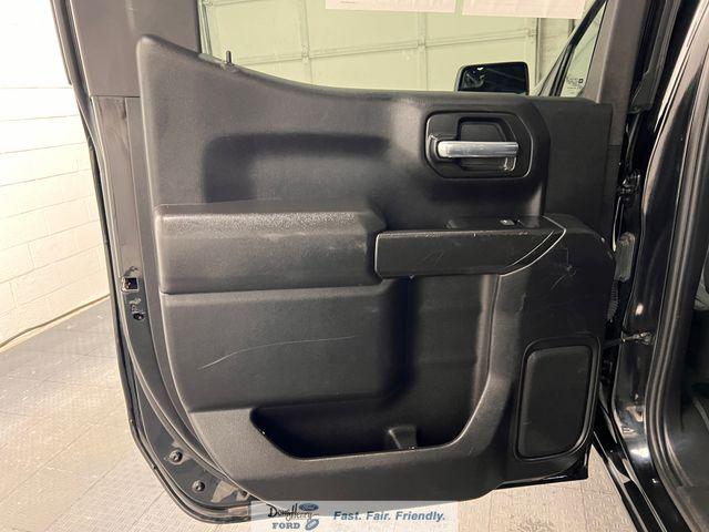 2022 Chevrolet Silverado 1500 4WD Crew Cab Short Bed Custom