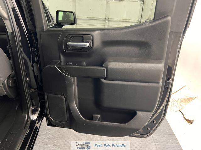 2022 Chevrolet Silverado 1500 4WD Crew Cab Short Bed Custom