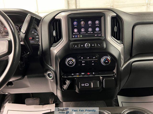 2022 Chevrolet Silverado 1500 4WD Crew Cab Short Bed Custom