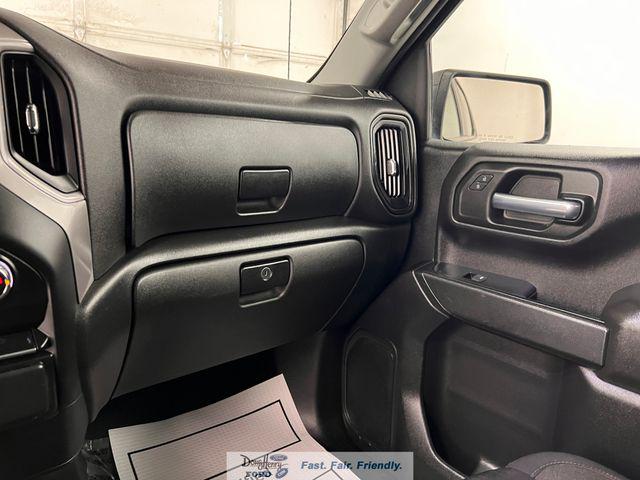 2022 Chevrolet Silverado 1500 4WD Crew Cab Short Bed Custom