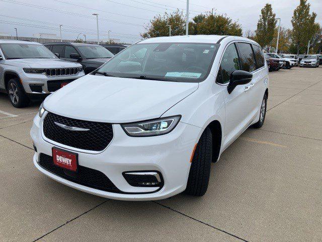 2024 Chrysler Pacifica Touring L 2024 Chrysler Pacifica Touring L