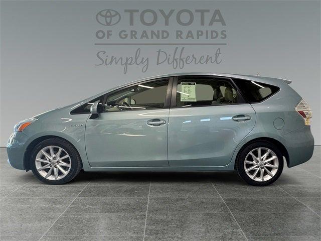 2014 Toyota Prius v Five