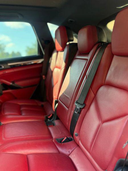 2016 Porsche Cayenne Base