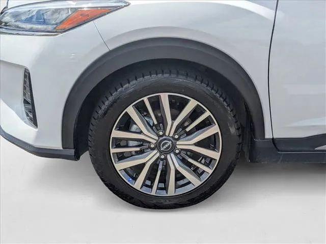 2024 Nissan Kicks SR Xtronic CVT