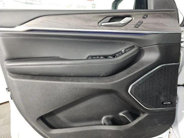 2023 Jeep Grand Cherokee Overland 4x4