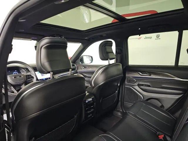 2023 Jeep Grand Cherokee Overland 4x4