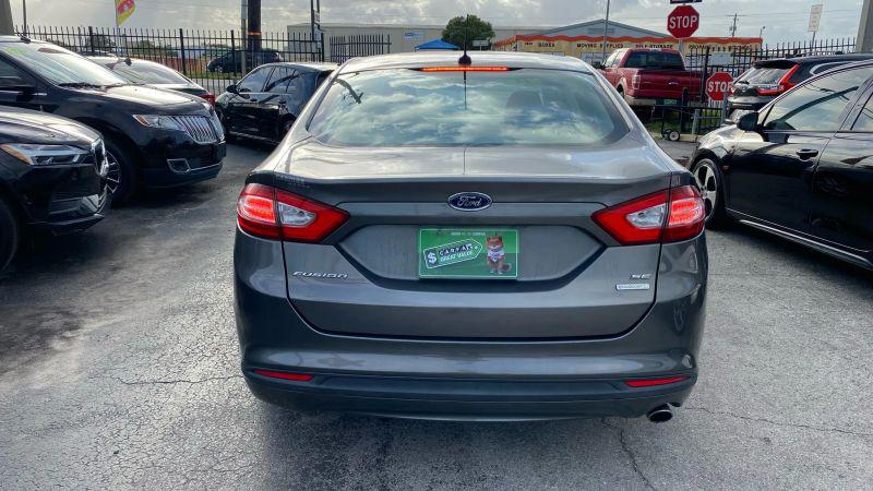 2014 Ford Fusion SE