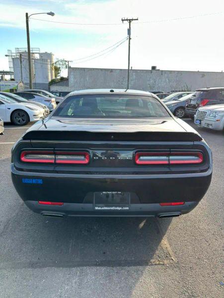 2015 Dodge Challenger SXT