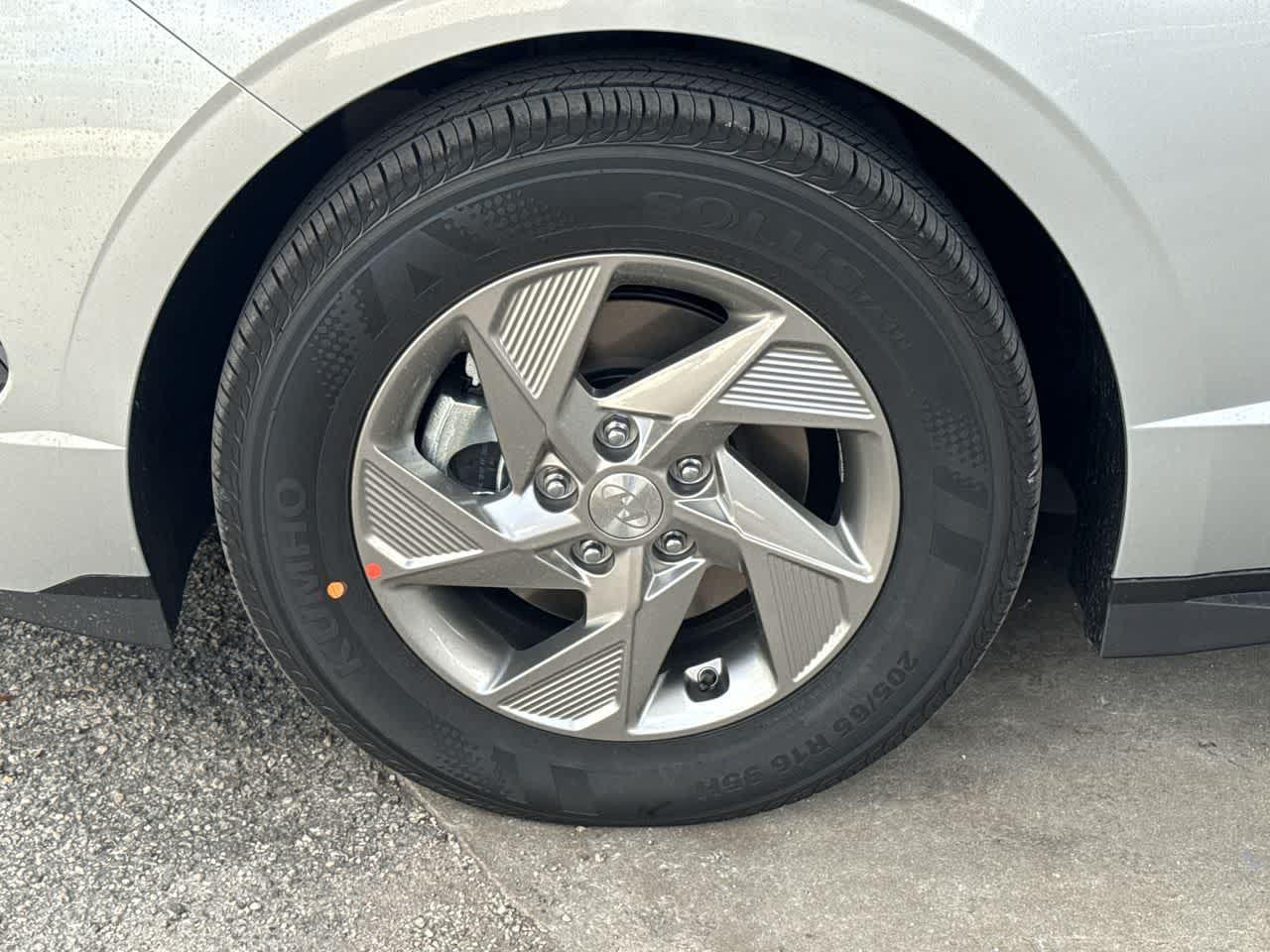 New 2026 Aero Silver Hyundai SE image 40