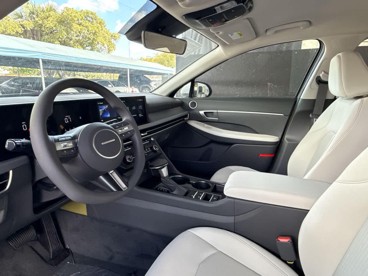 New 2026 Aero Silver Hyundai SE image 42