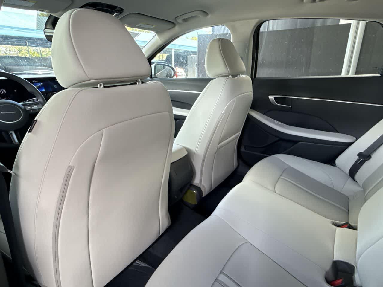 New 2026 Aero Silver Hyundai SE image 52