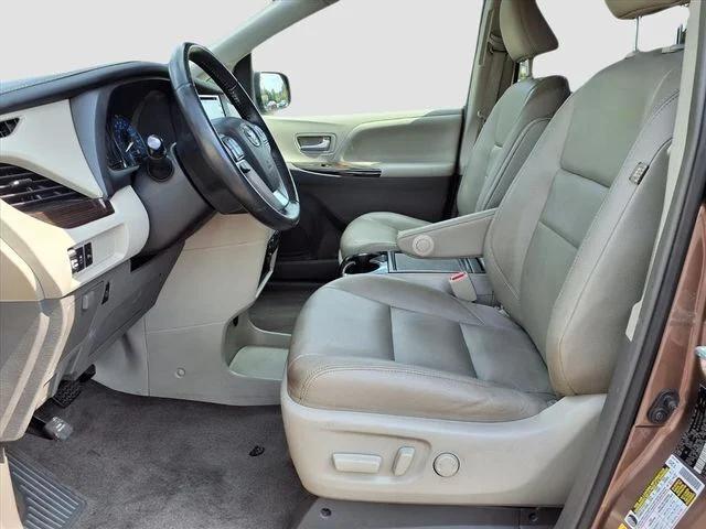 2019 Toyota Sienna XLE 8 Passenger