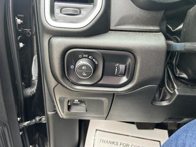 2022 Ram 1500 Big Horn Crew Cab 4x4 5'7" Box
