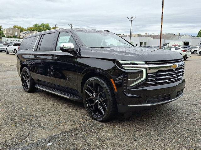 2025 Chevrolet Suburban 4WD Premier