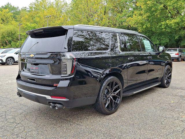 2025 Chevrolet Suburban 4WD Premier