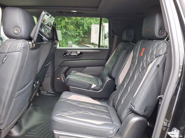 2025 Chevrolet Suburban 4WD Premier