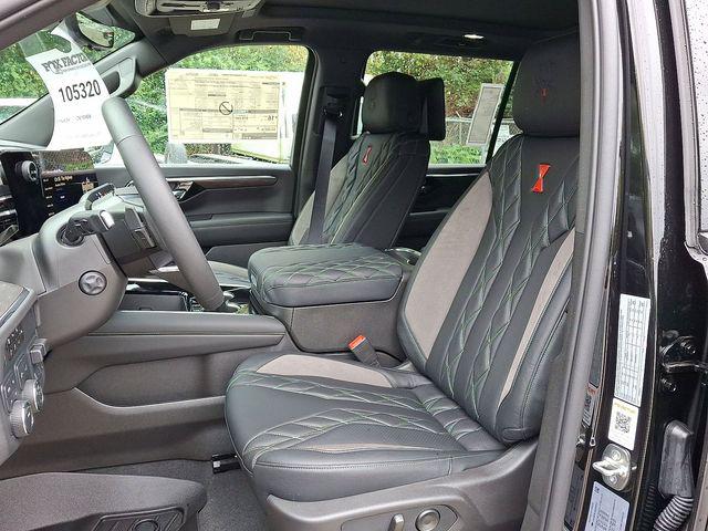 2025 Chevrolet Suburban 4WD Premier