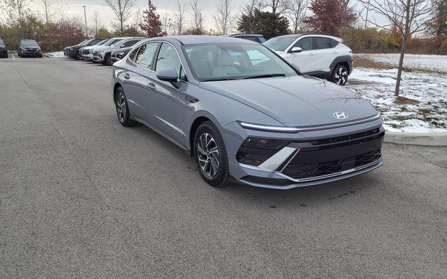 2026 Hyundai Sonata Hybrid Blue