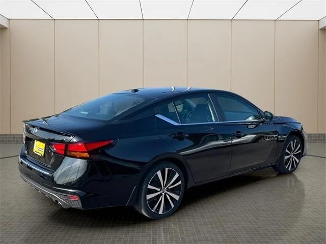 2020 Nissan Altima SR FWD 2020 Nissan Altima SR FWD