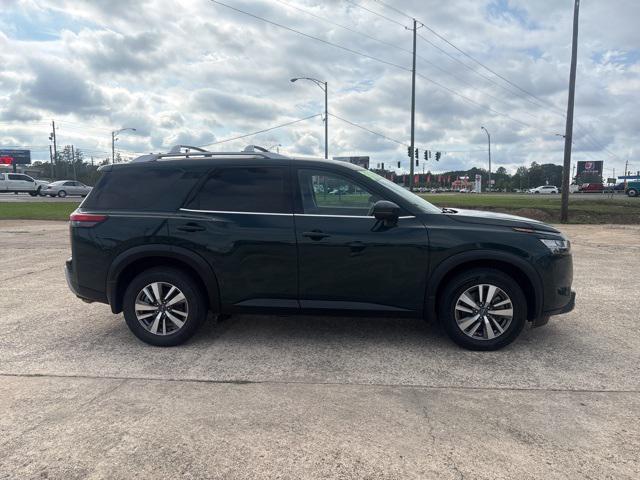 2023 Nissan Pathfinder SL 4WD