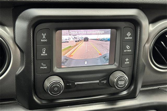 2021 Jeep Gladiator Willys 4x4 2021 Jeep Gladiator Willys 4x4