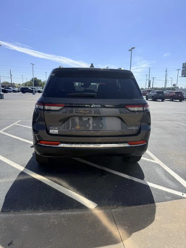2023 Jeep Grand Cherokee Laredo 4x4