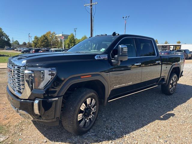 2024 GMC Sierra 2500HD 4WD Crew Cab Standard Bed Denali