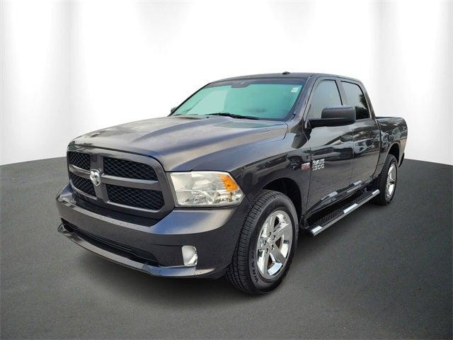 2017 RAM 1500 Express Crew Cab 4x4 57 Box