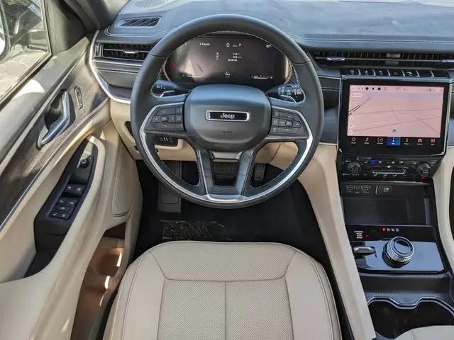 2025 Jeep Grand Cherokee Limited 4x4