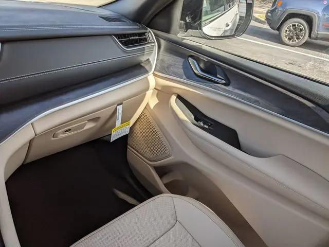 2025 Jeep Grand Cherokee Limited 4x4