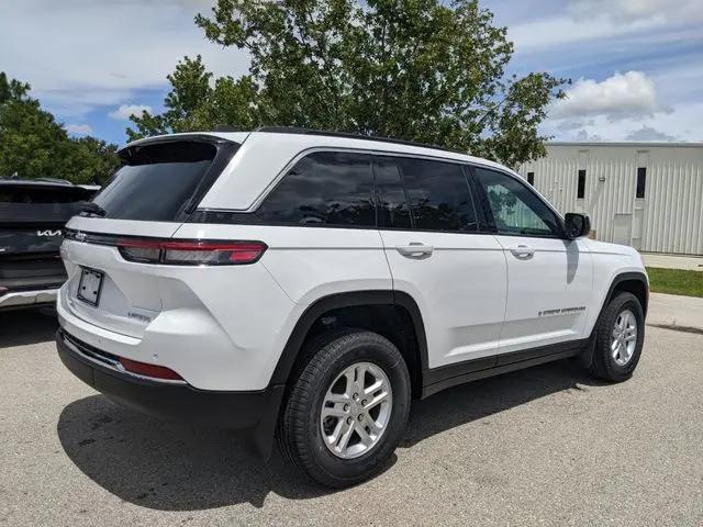 2025 Jeep Grand Cherokee Laredo 4x2