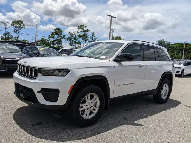 2025 Jeep Grand Cherokee Laredo 4x2