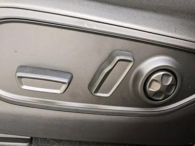 2025 Jeep Grand Cherokee Laredo 4x2